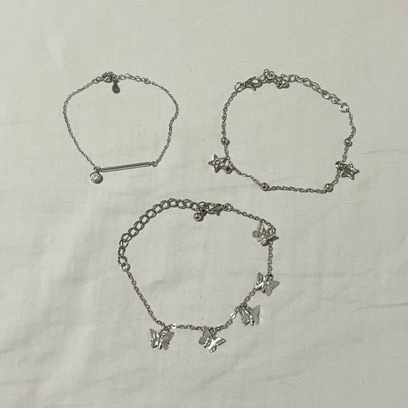 Yesstyle set of 3 bracelets - Picture 1 of 2